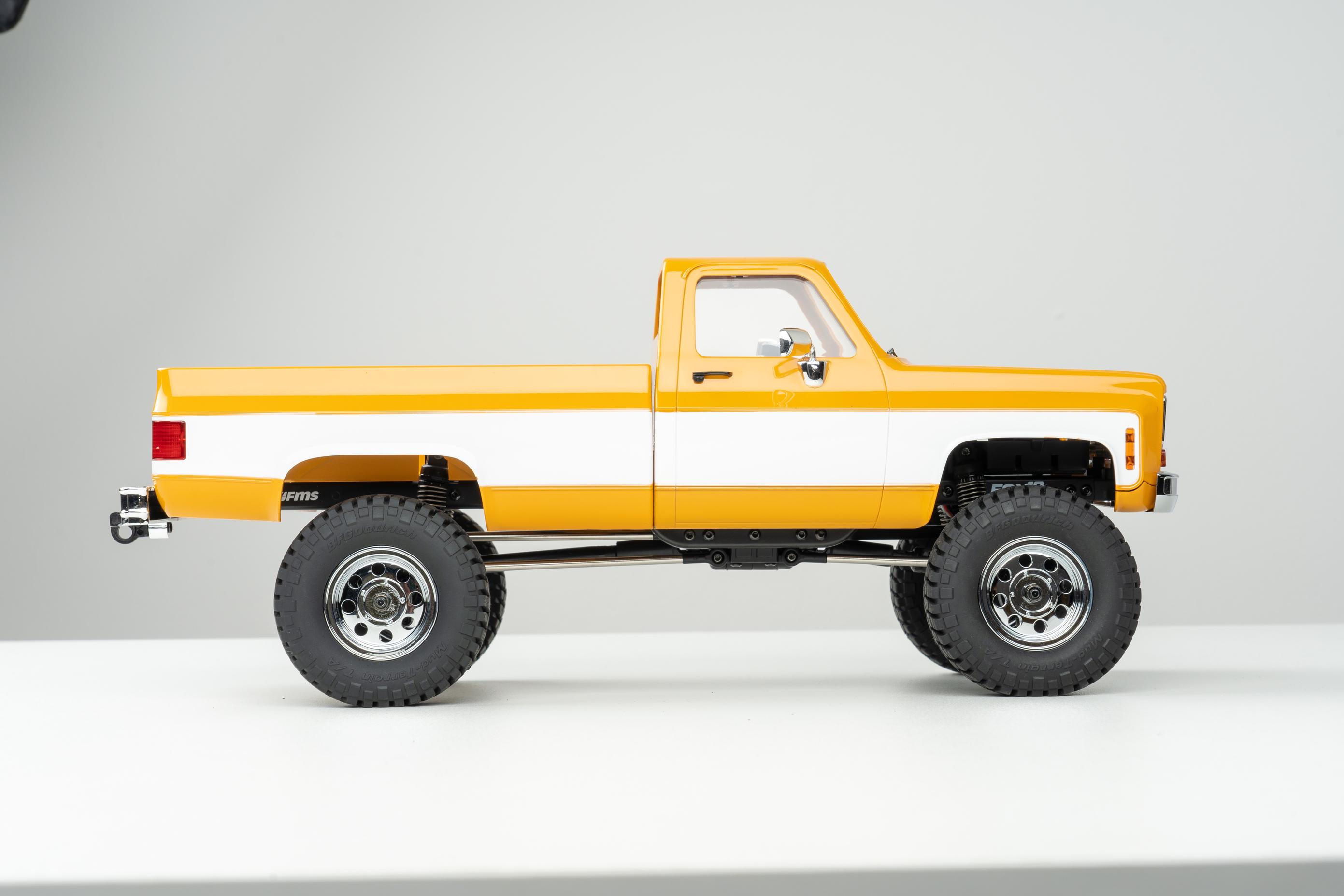 Машинка на радиоуправлении FMS 1:18 Chevrolet K10 RTR Желтый - фото 14 Машинка на радиоуправлении FMS 1:18 Chevrolet K10 RTR Желтый - фото 14