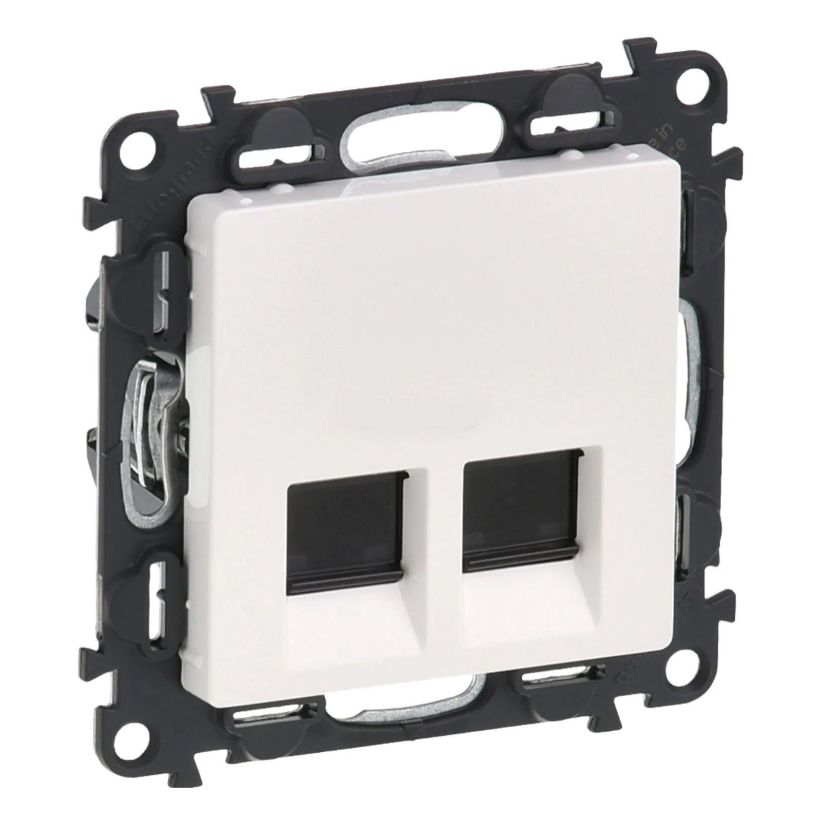 Розетка компьютерная Legrand Valena LIFE RJ-45 cat.5e UTP скрытый монтаж Белый (753441)