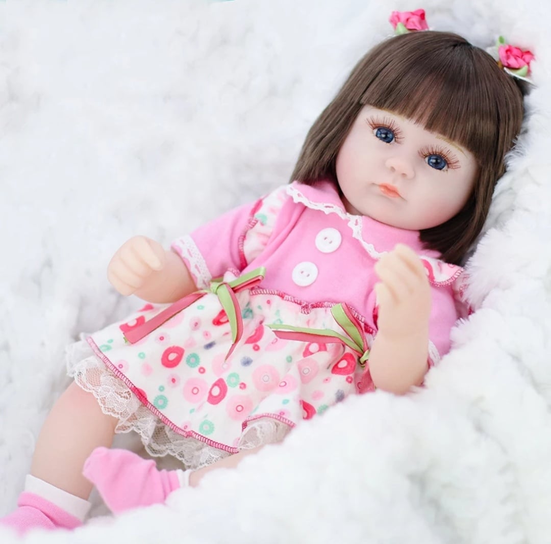 Кукла Reborn D2703 Baby Doll с 3D глазами голубого цвета 42 см (270389) Кукла Reborn D2703 Baby Doll с 3D глазами голубого цвета 42 см (270389)