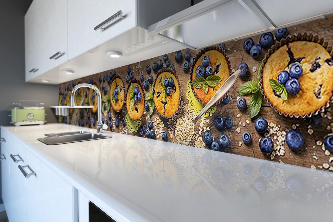 Кухонный фартук Черничные кексы ягоды из самоклеющейся виниловой пленки 60х250 см Коричневый