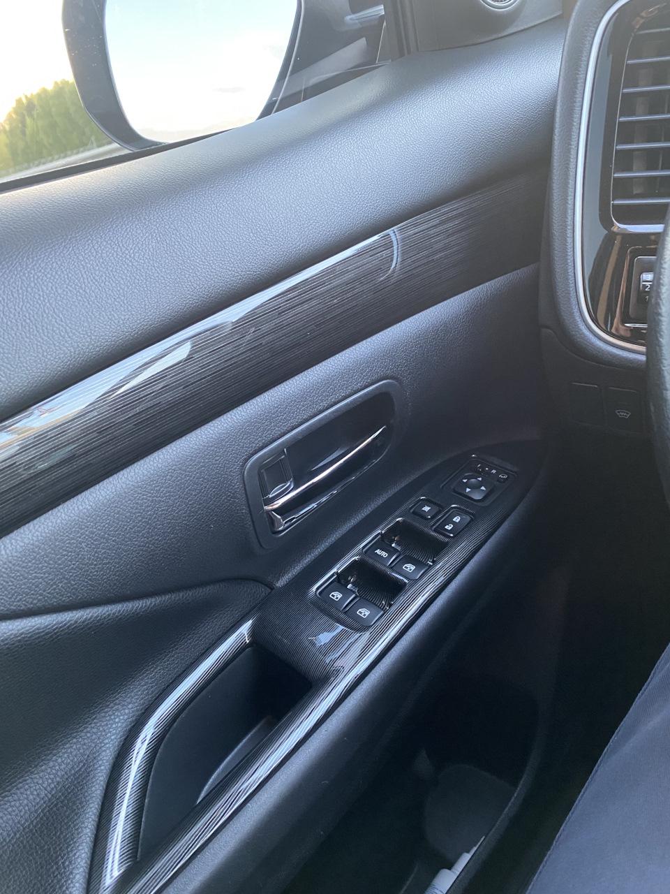 Накладки на підлокотники/карти дверей Mitsubishi Outlander 3 4 шт. (28106170) - фото 3 Накладки на підлокотники/карти дверей Mitsubishi Outlander 3 4 шт. (28106170) - фото 3