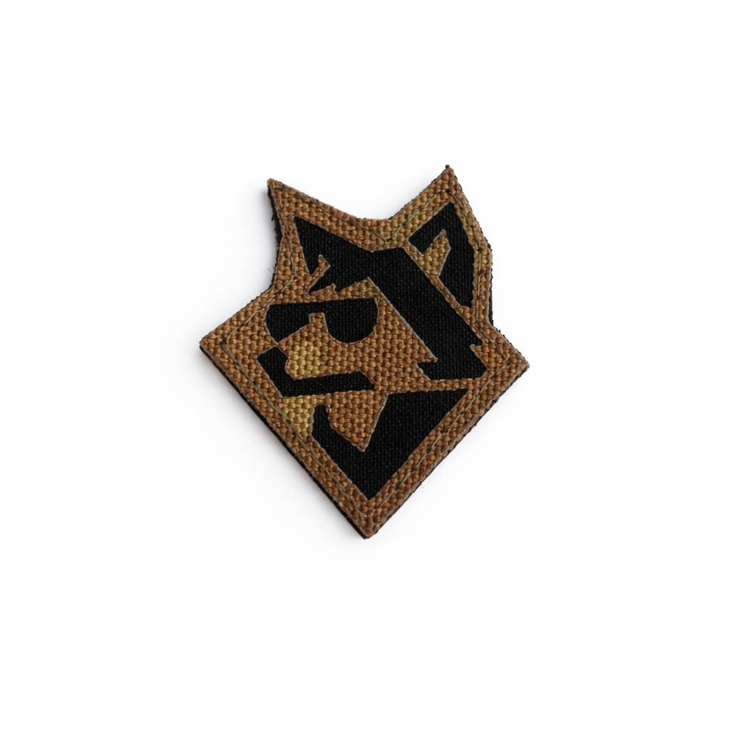 Шеврон на липучке Laser Cut Хаски 4,5х5 см Мультикам/Черный