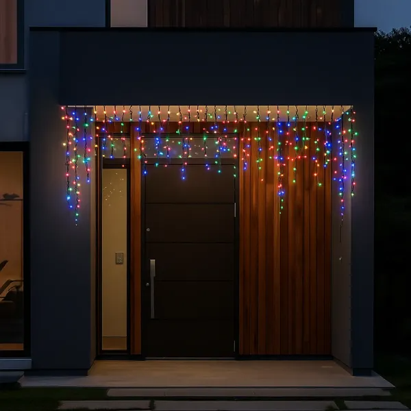 Гирлянда бахрома уличная 105 LED 6 м от сети черная нить Разноцветный
