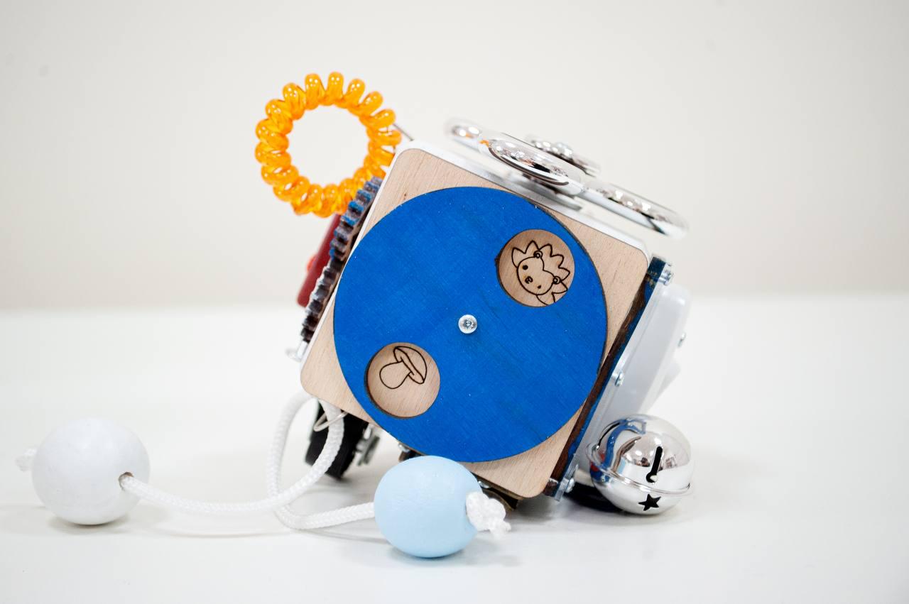 Бізікуб дорожній з дерева 7 см Синій (0003) - фото 2 Бізікуб дорожній з дерева 7 см Синій (0003) - фото 2