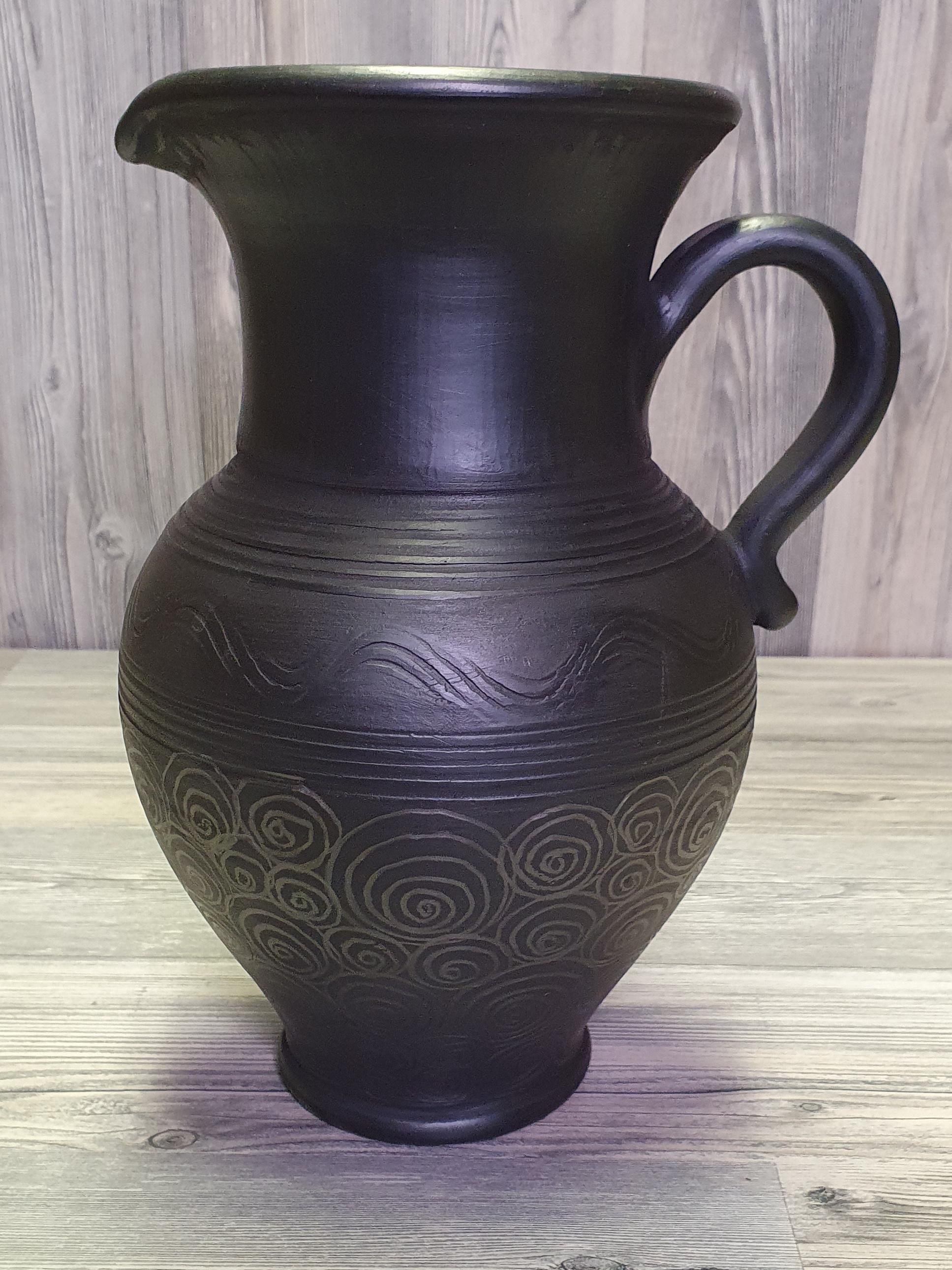 Кувшин из черной глины (5283)