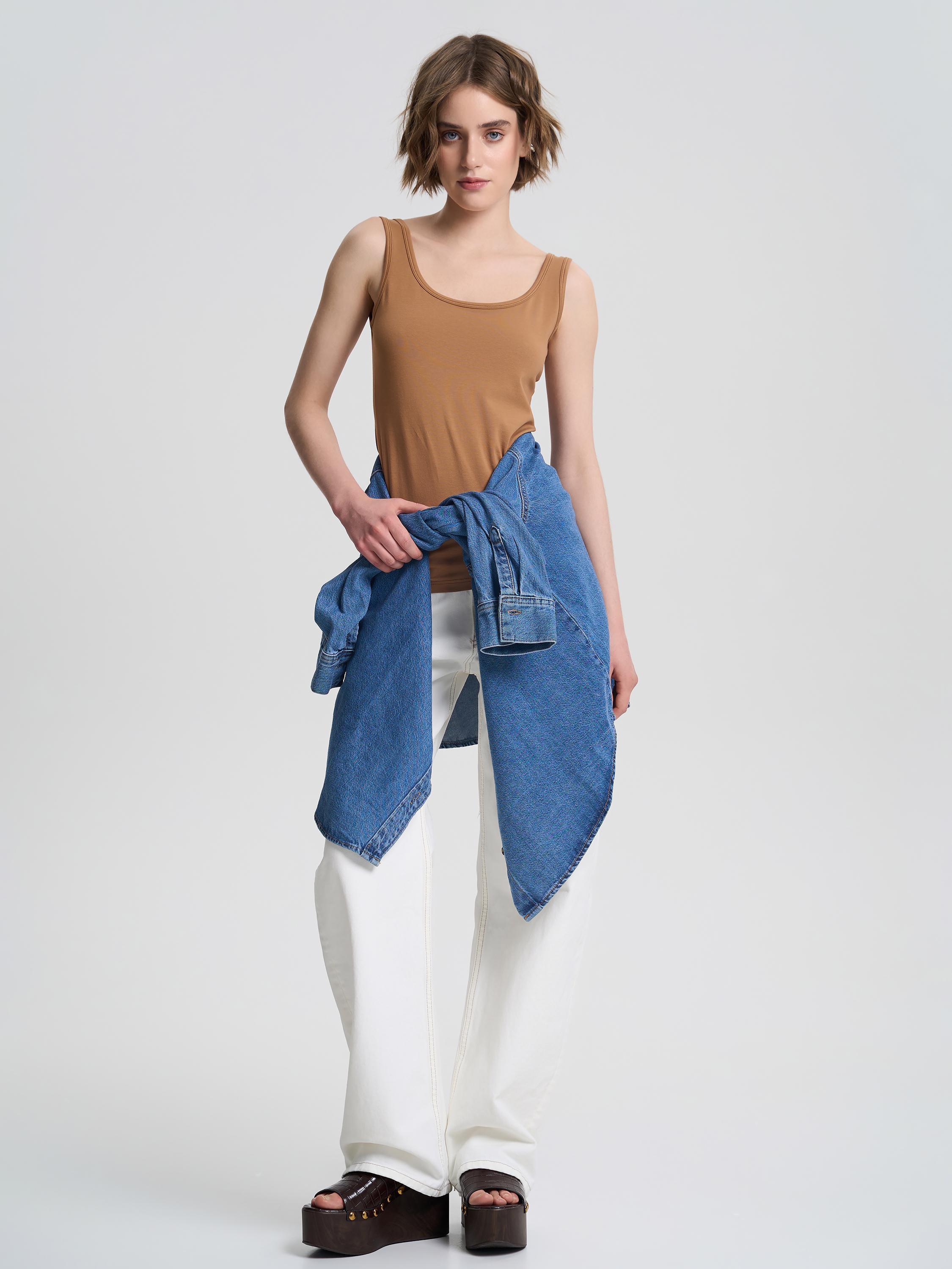 Майка женская на широких бретелях ROZA 200126 S Светло-коричневый (4824005715112) - фото 2 Майка женская на широких бретелях ROZA 200126 S Светло-коричневый (4824005715112) - фото 2