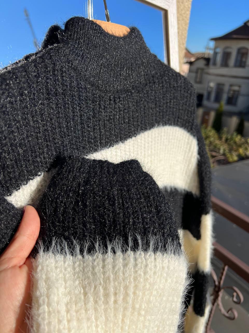 Свитер женский A-N 2157 широкая полоса короткий пушистый ангора р. 42-46 Черный (3058) - фото 5