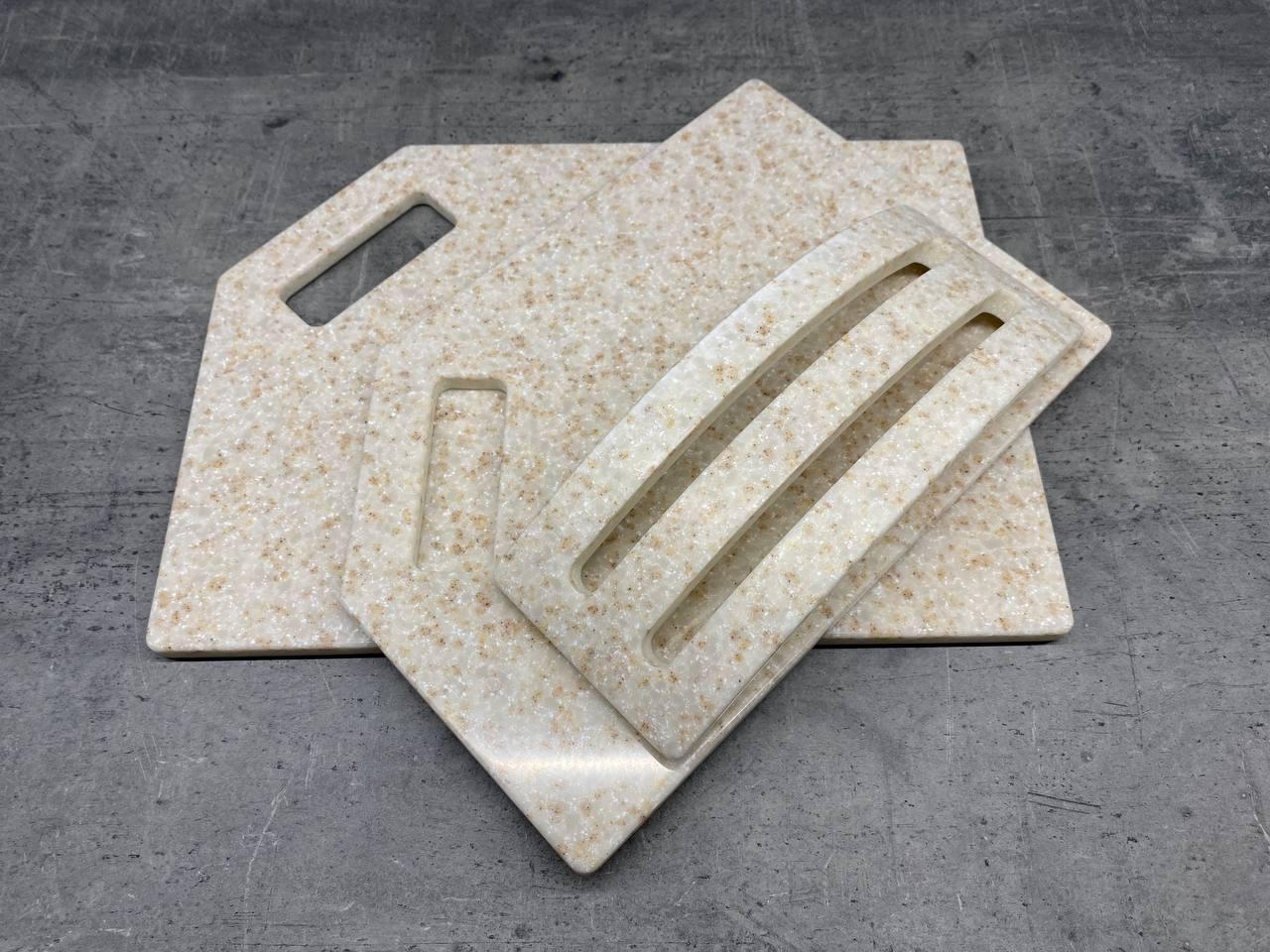 Набор досок кухонных Sand Flower из искусственного акрилового камня на подставке 2 шт. (23855612) - фото 3 Набор досок кухонных Sand Flower из искусственного акрилового камня на подставке 2 шт. (23855612) - фото 3