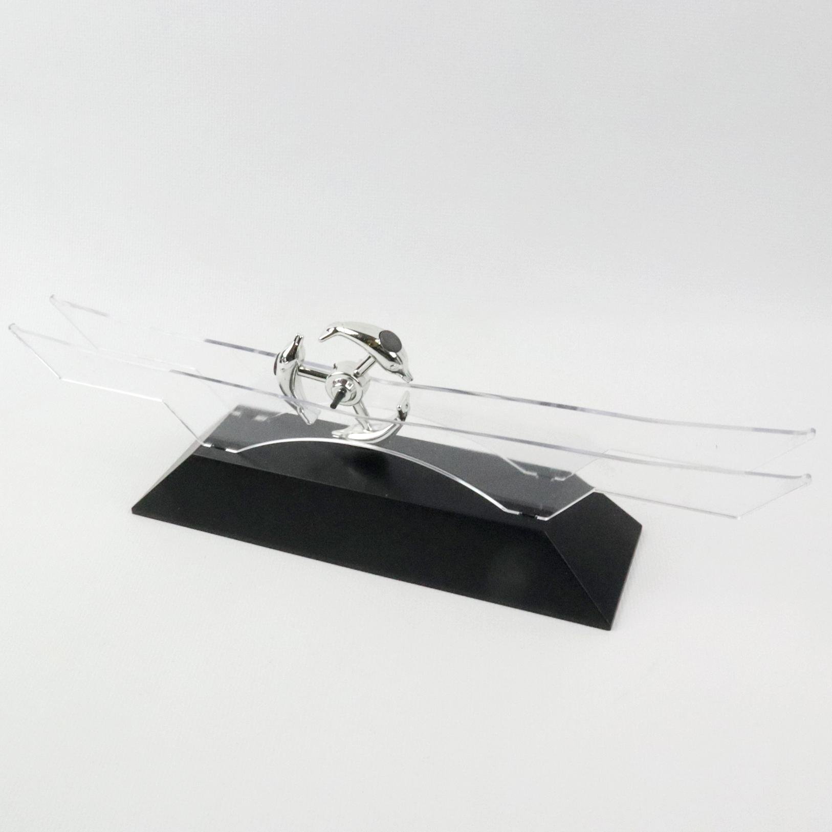 Маятник настольный дельфины вращающийся (4123664)