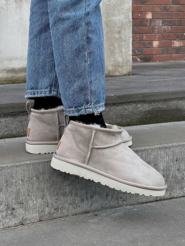 Уги женские UGG Classic Ultra Mini р. 36 Light Grey Suede (12089) - фото 6