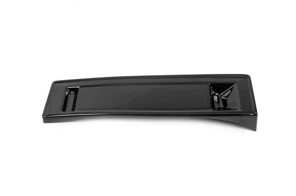 Подставка под номер для Mitsubishi Lancer X 2008 года пластик Черный глянец