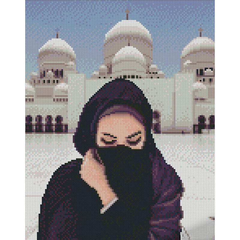 Алмазная мозаика на подрамнике Strateg Премиум Турчанка 30x40 см (Str-KB065)