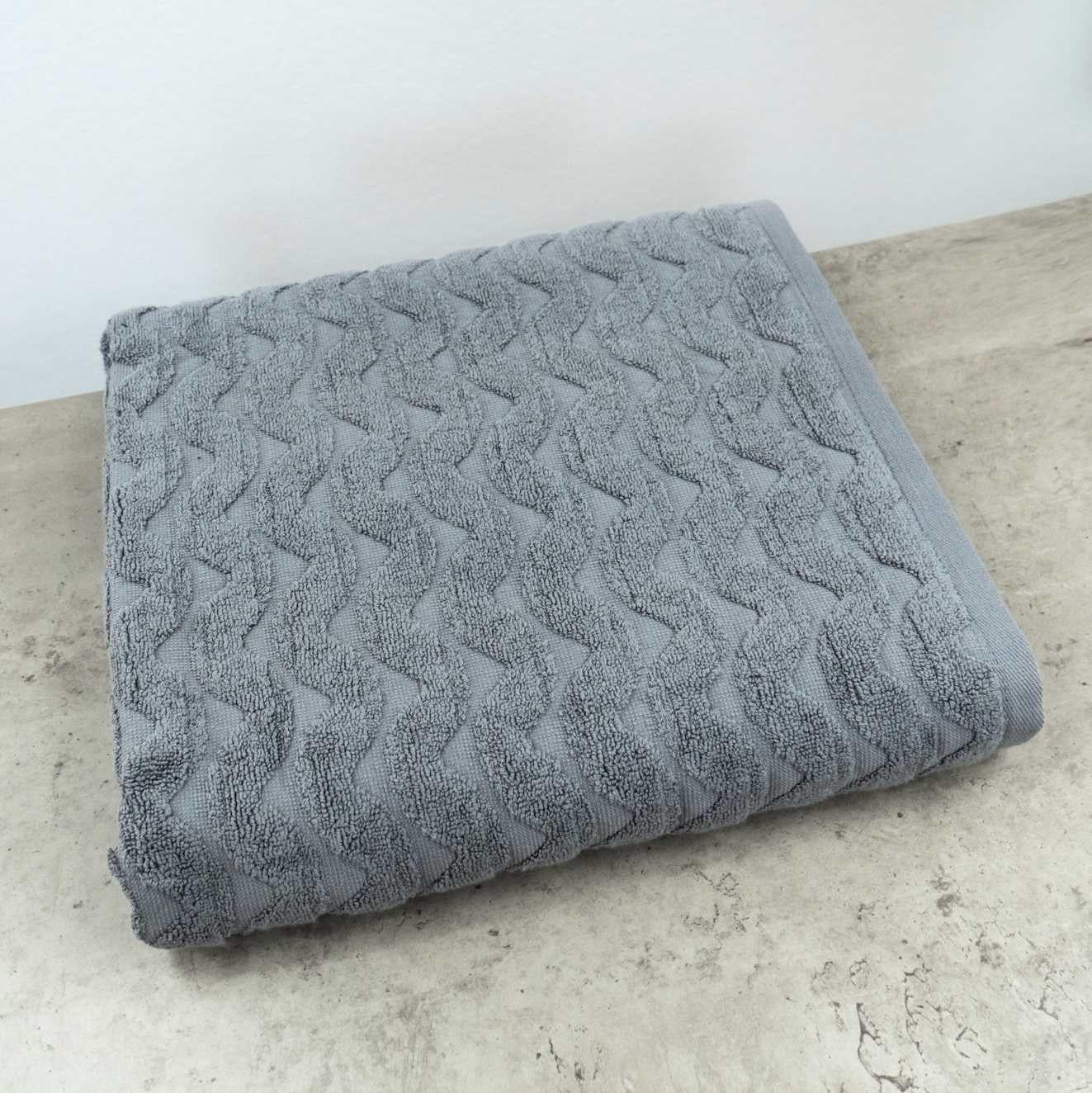 Полотенце банное GM Textile Волна жаккардовое 70х140 см Серый (500-140-Wave-grey) Полотенце банное GM Textile Волна жаккардовое 70х140 см Серый (500-140-Wave-grey)