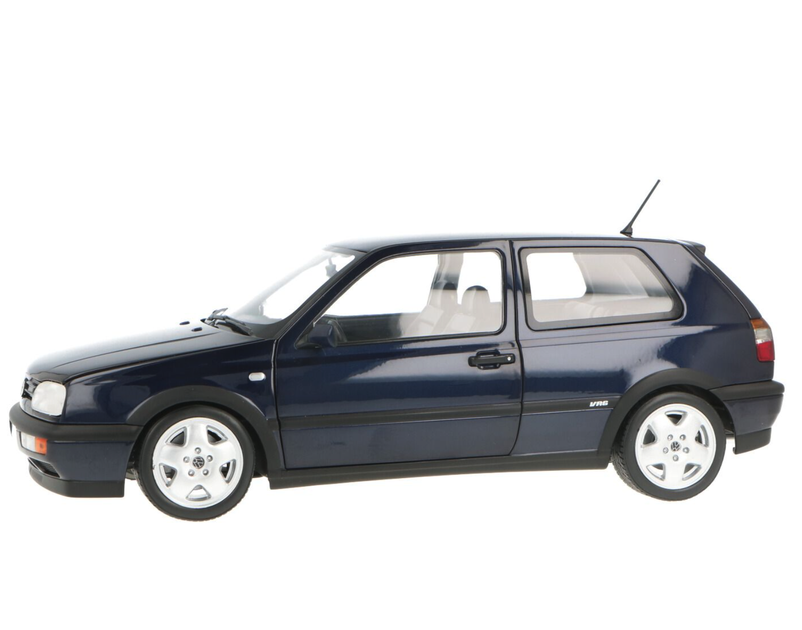 Модель автомобиля Norev 1:18 Volkswagen Golf 3 VR6 1991-1997 Blue Metallic (?188462) - фото 2 Модель автомобиля Norev 1:18 Volkswagen Golf 3 VR6 1991-1997 Blue Metallic (?188462) - фото 2