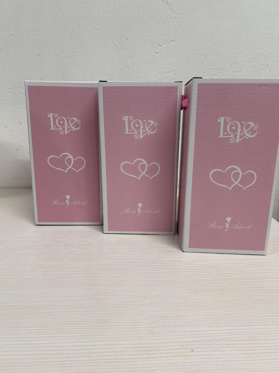 Подарункова троянда для дівчини жінка червона троянда в колбі з підсвічуванням - фото 3