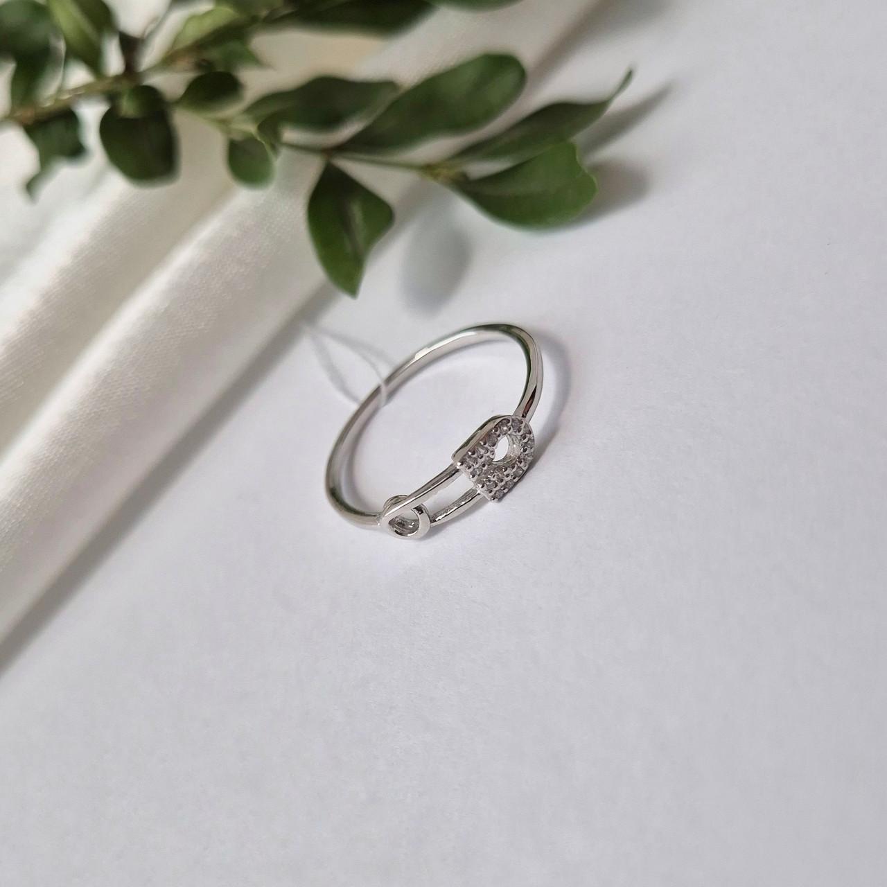 Каблучка булавка в білих каменях срібло 925 проби родоване 0,80 г р. 18 (4324р) - фото 4 Каблучка булавка в білих каменях срібло 925 проби родоване 0,80 г р. 18 (4324р) - фото 4