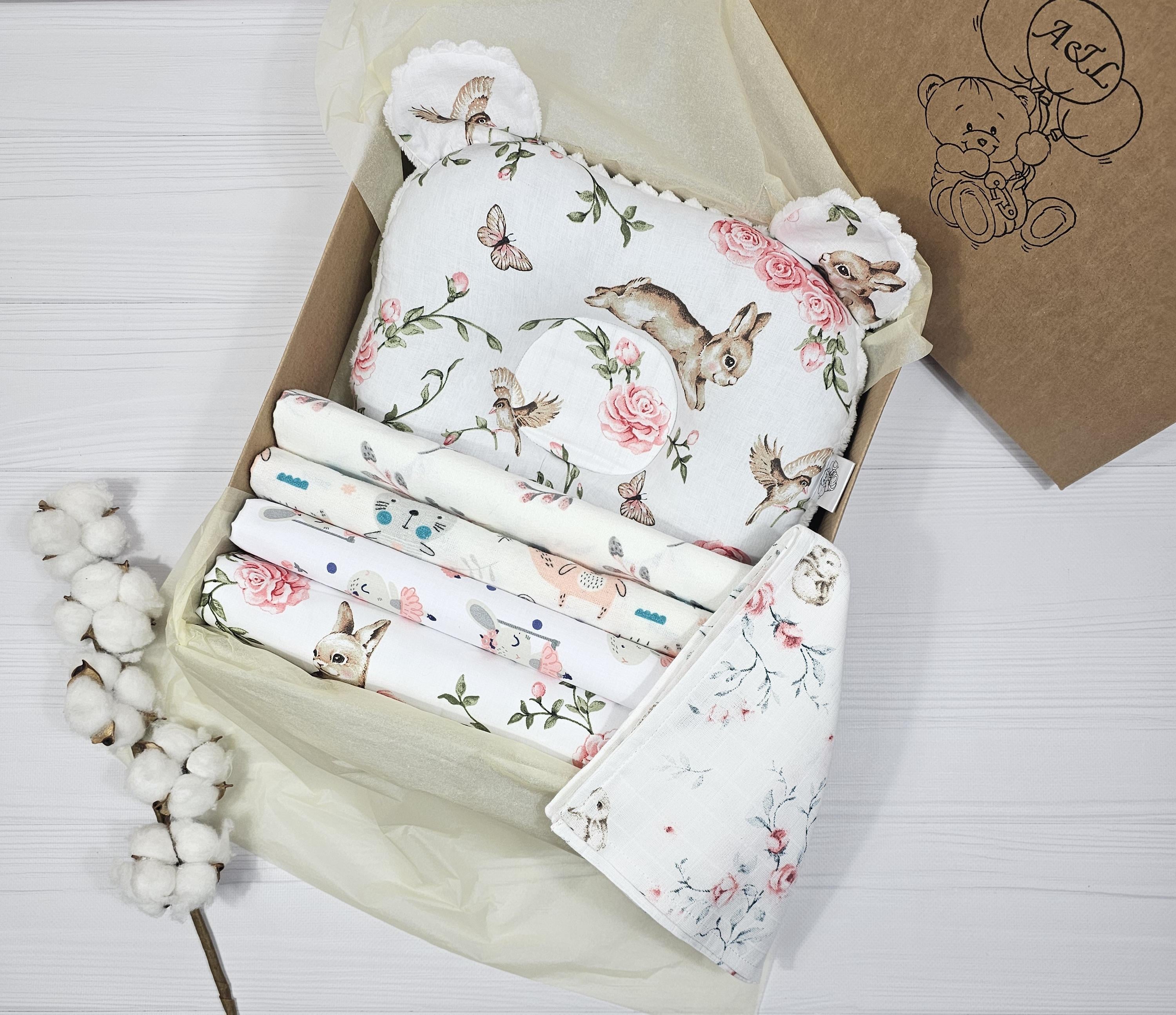 Набор пеленок с салфеткой a.l.babybox Зайчики в розах 6 шт. Молочный (NA 21104908)