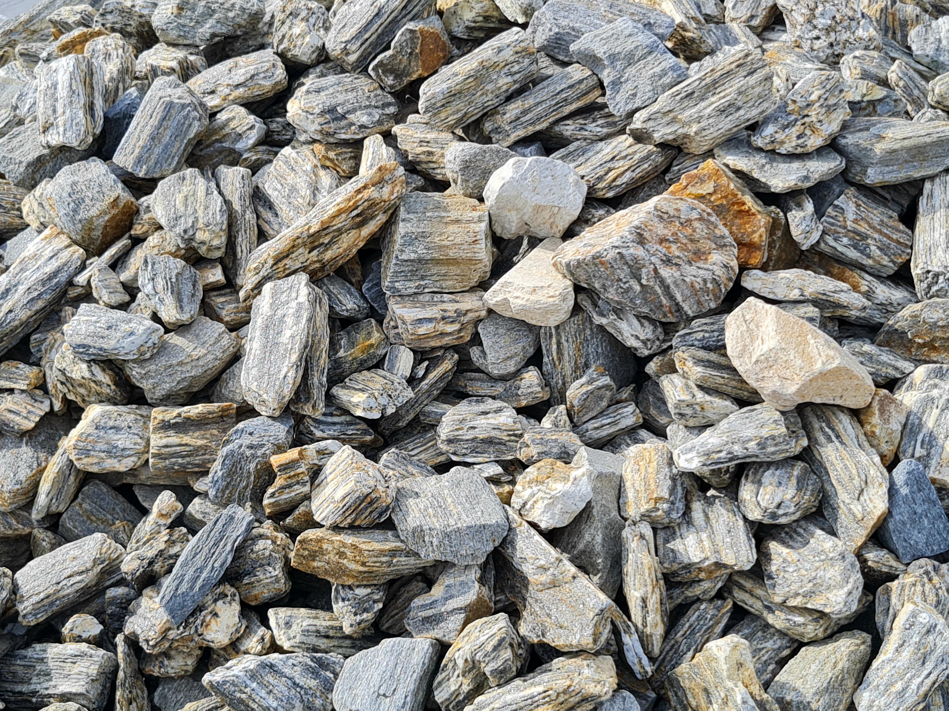 Галька сланець/кварцит кам'яна кора для пам'ятників та ландшафту STONE BARK фр. 3-6 см 20 кг Галька сланець/кварцит кам'яна кора для пам'ятників та ландшафту STONE BARK фр. 3-6 см 20 кг