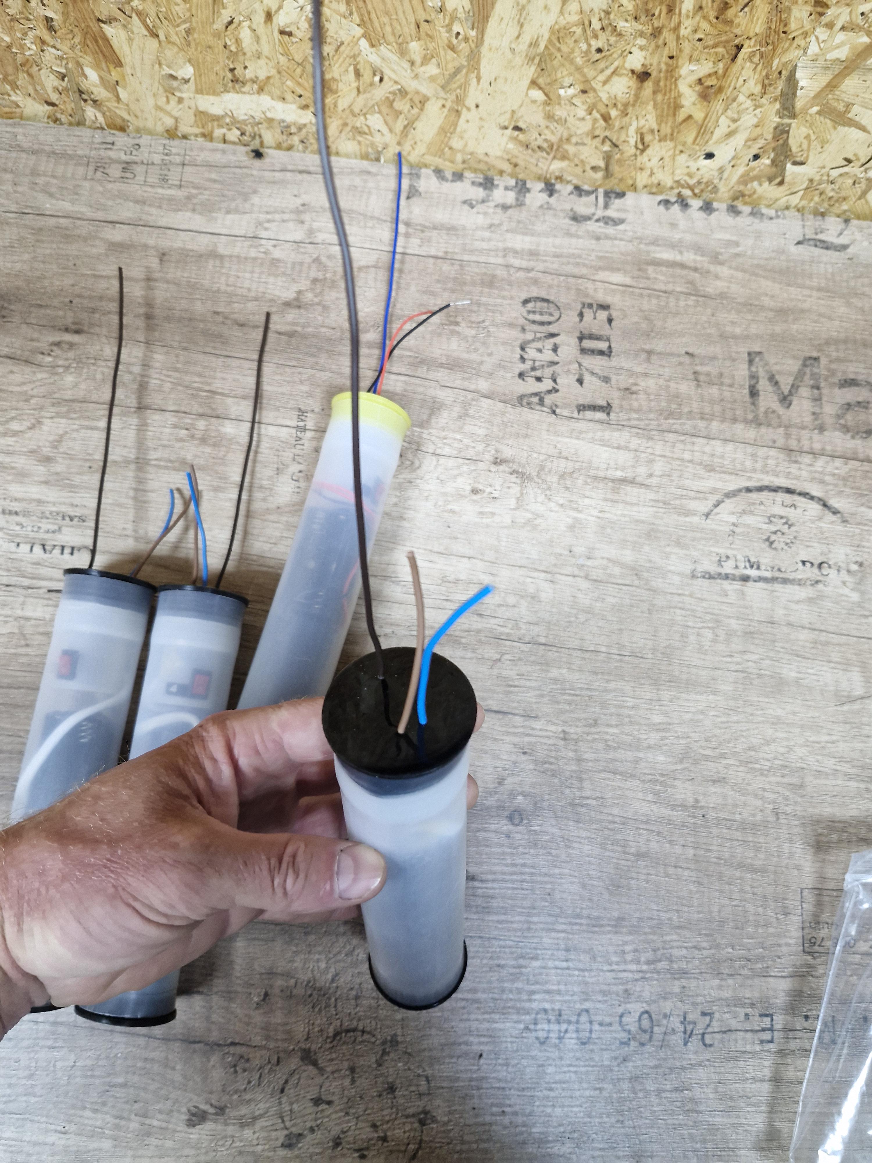 Дистанционный активатор пиротехнический пульт и 4 активатора 2 км 4 км герметический удвоенное питание - фото 6