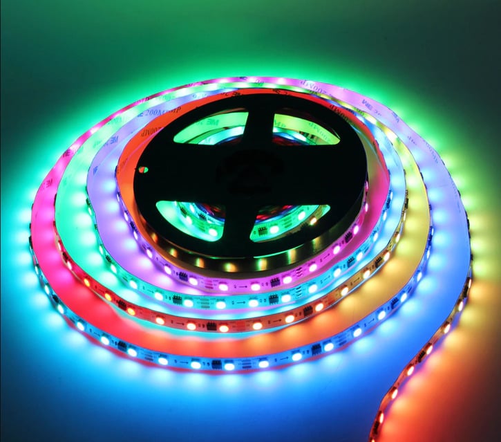 Світлодіодна стрічка RGB 5 м з пультом керування та живленням від мережі (2479515642)