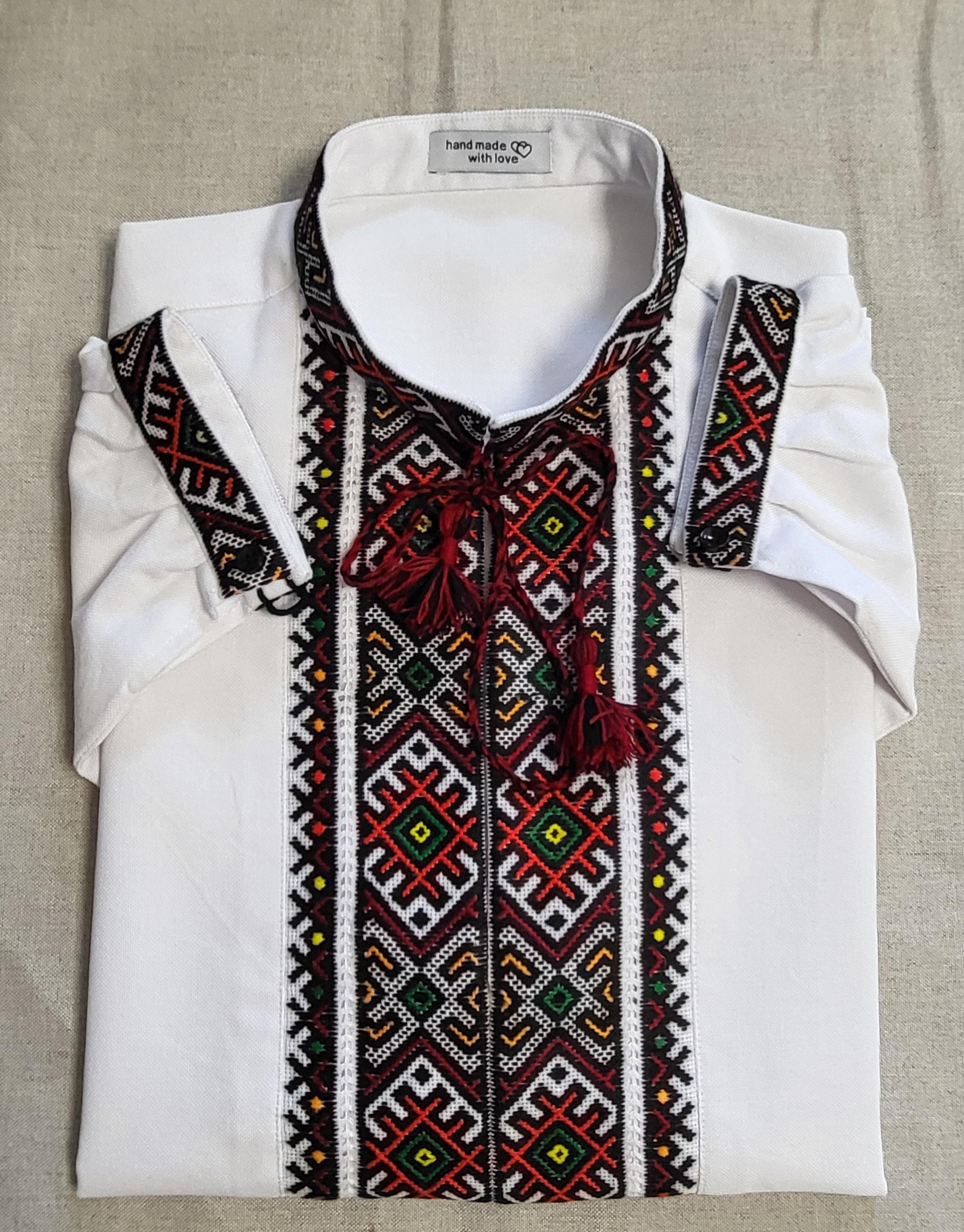 Вишиванка чоловіча Ясниця ручної роботи на білому домотканому полотні (Арт-108ч_52)