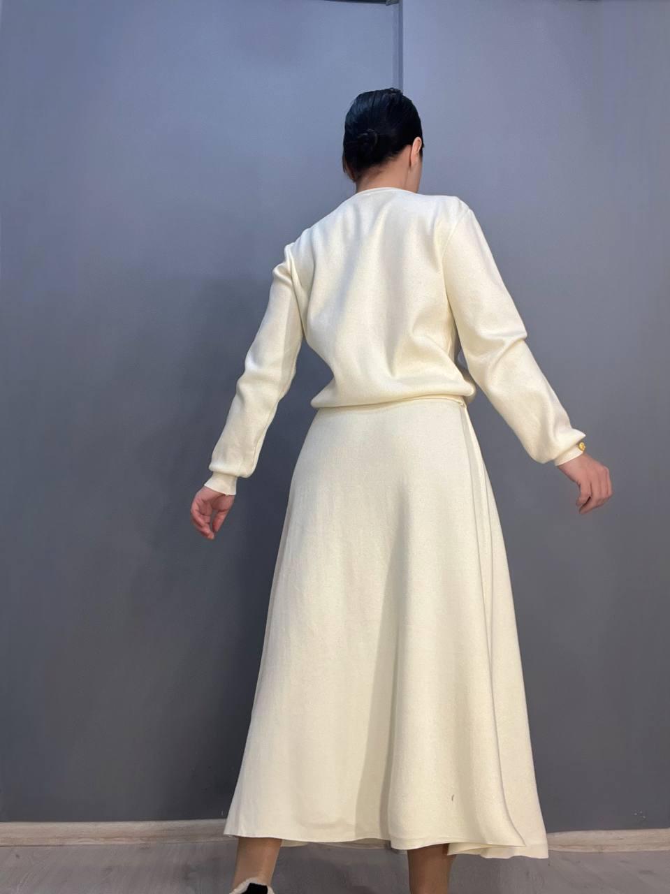 Костюм женский De Red 8966 кардиган с юбкой OS Молочный (3179) - фото 5 Костюм женский De Red 8966 кардиган с юбкой OS Молочный (3179) - фото 5