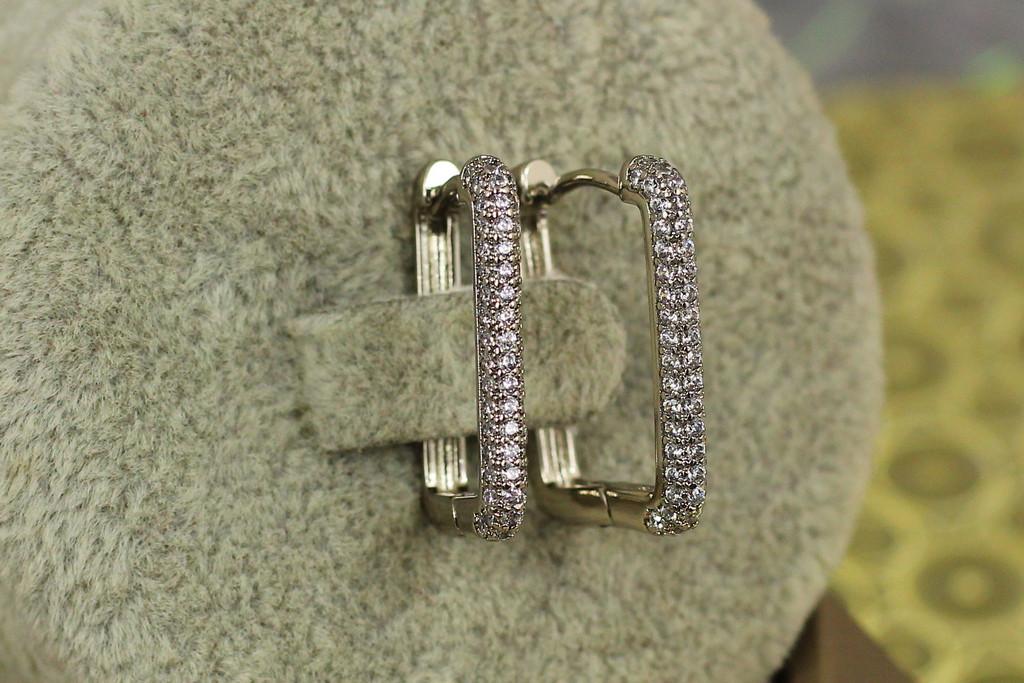 Серьги Xuping Jewelry квадратная дорожка из камней 2,2 см Серебристый