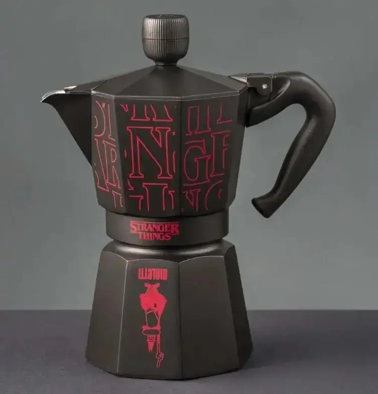 Гейзерная кофеварка Bialetti Moka Express Stranger Things на 6 чашек (5407)