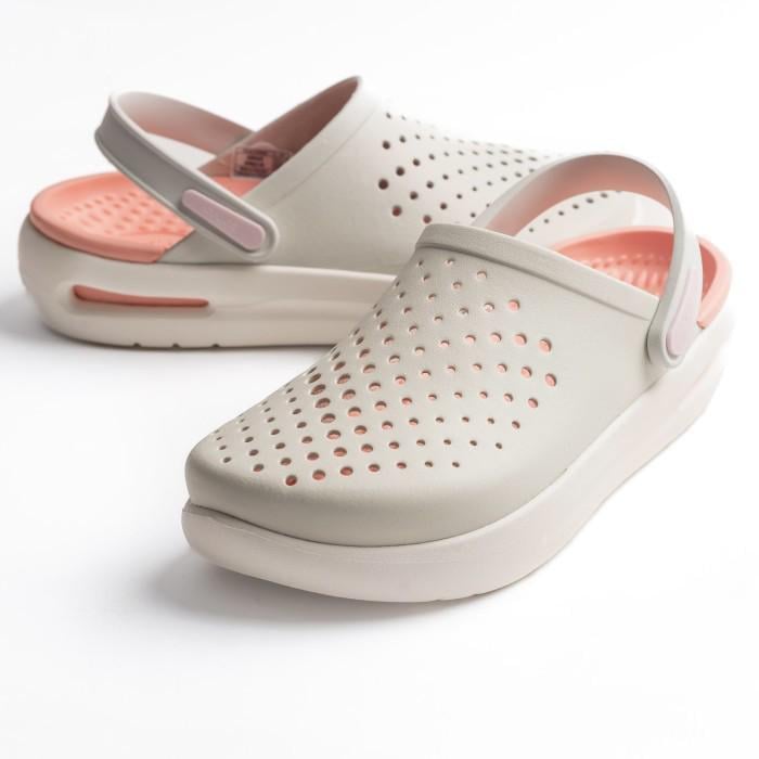 Сабо жіночі Crocs InMotion Clog Bone р. 39-40 Бежевий (17721) Сабо жіночі Crocs InMotion Clog Bone р. 39-40 Бежевий (17721)