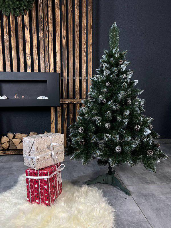 Штучна ялинка засніжена Гранделла з шишками 1,1 м Зелений (YNK081620) - фото 1 Штучна ялинка засніжена Гранделла з шишками 1,1 м Зелений (YNK081620) - фото 1