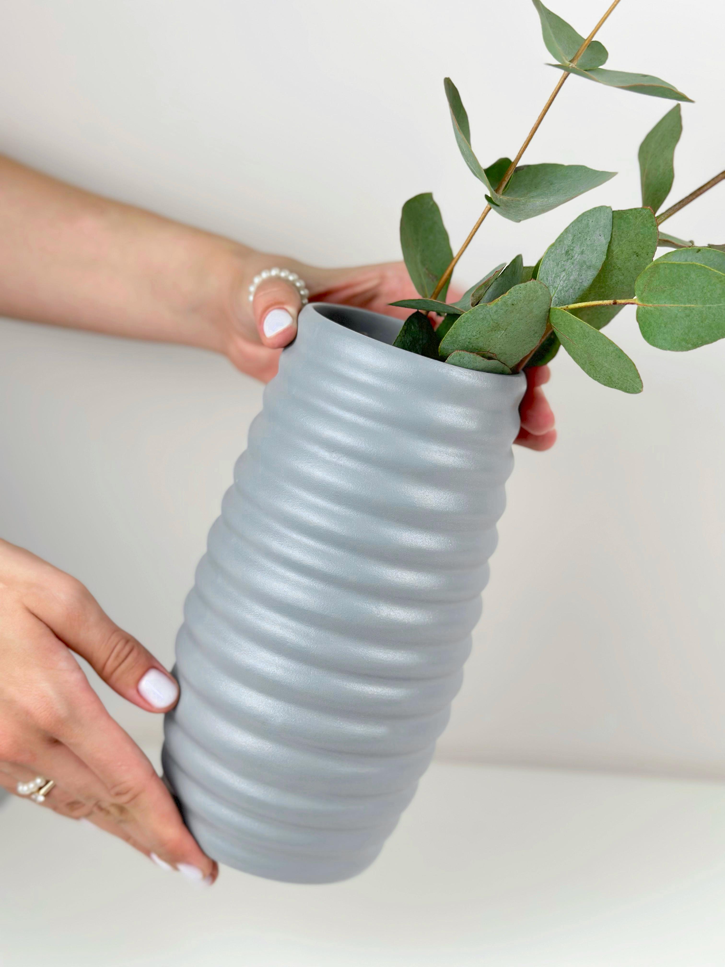 Ваза для квітів та декору глиняна керамічна Вулик 20 см Сірий (4001-5) - фото 4 Ваза для квітів та декору глиняна керамічна Вулик 20 см Сірий (4001-5) - фото 4