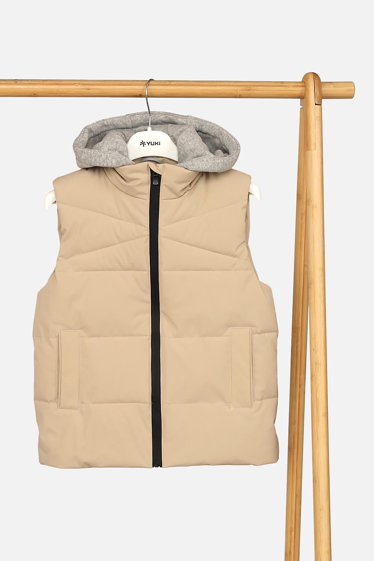 Жилет утепленный для девочки 146 см Бежевый (SKT001041119)