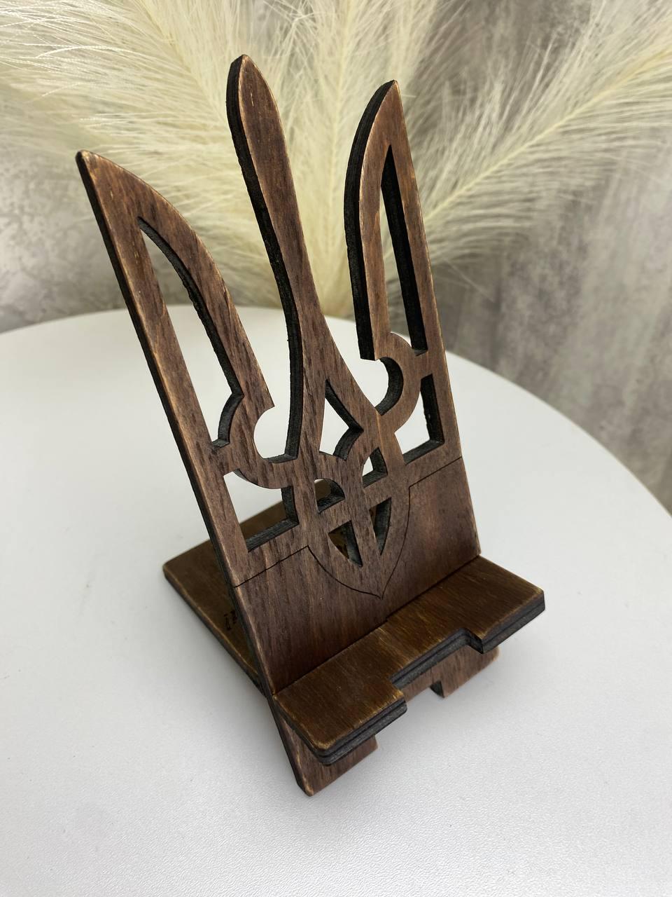 Підставка для телефону настільна Герб з фанери (21051510) - фото 5 Підставка для телефону настільна Герб з фанери (21051510) - фото 5