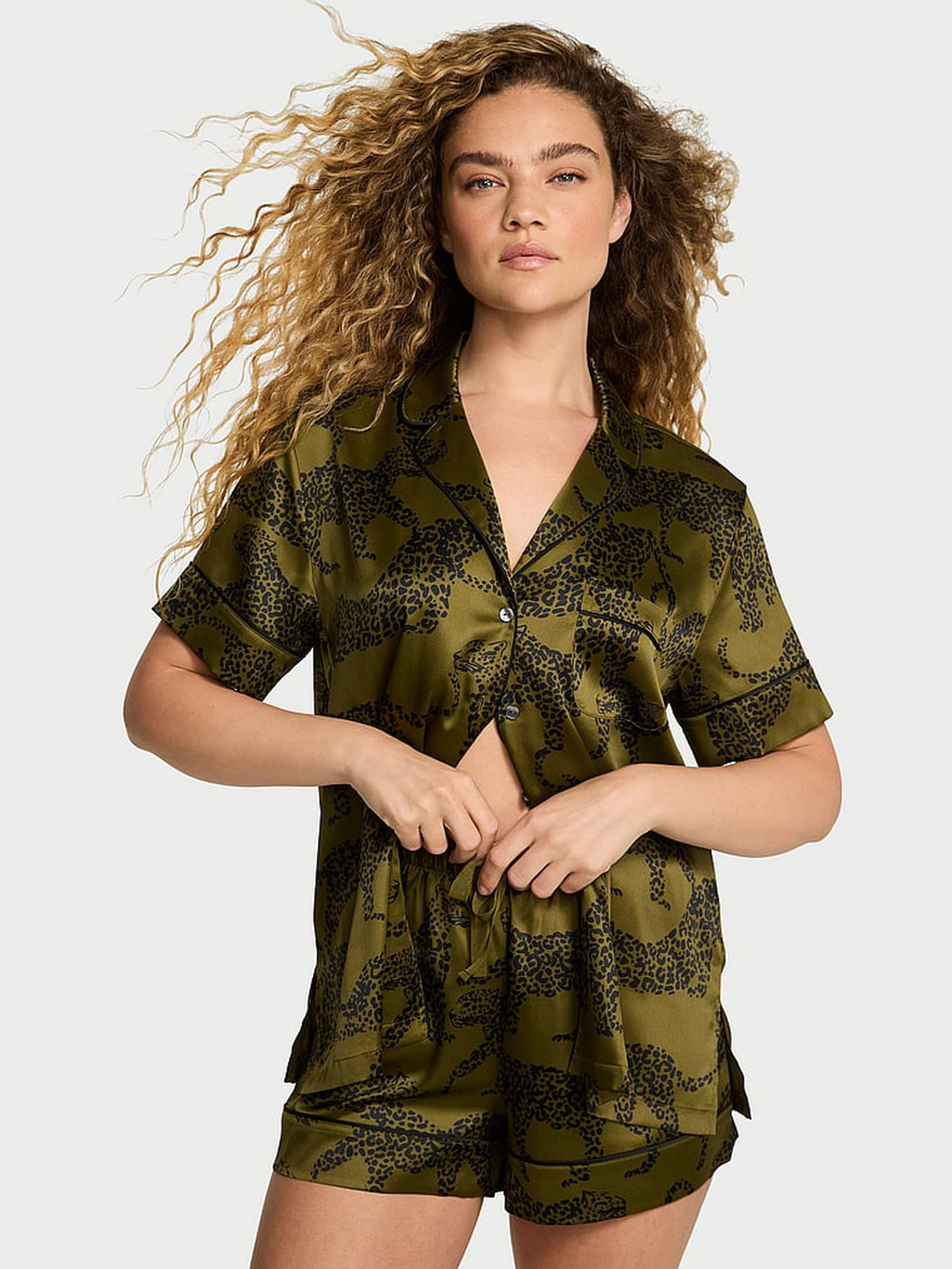 Пижама сатиновая Victoria's Secret Glazed Satin Short Pajama Set Green Chameleon Leopards S Зеленый (29978153D)