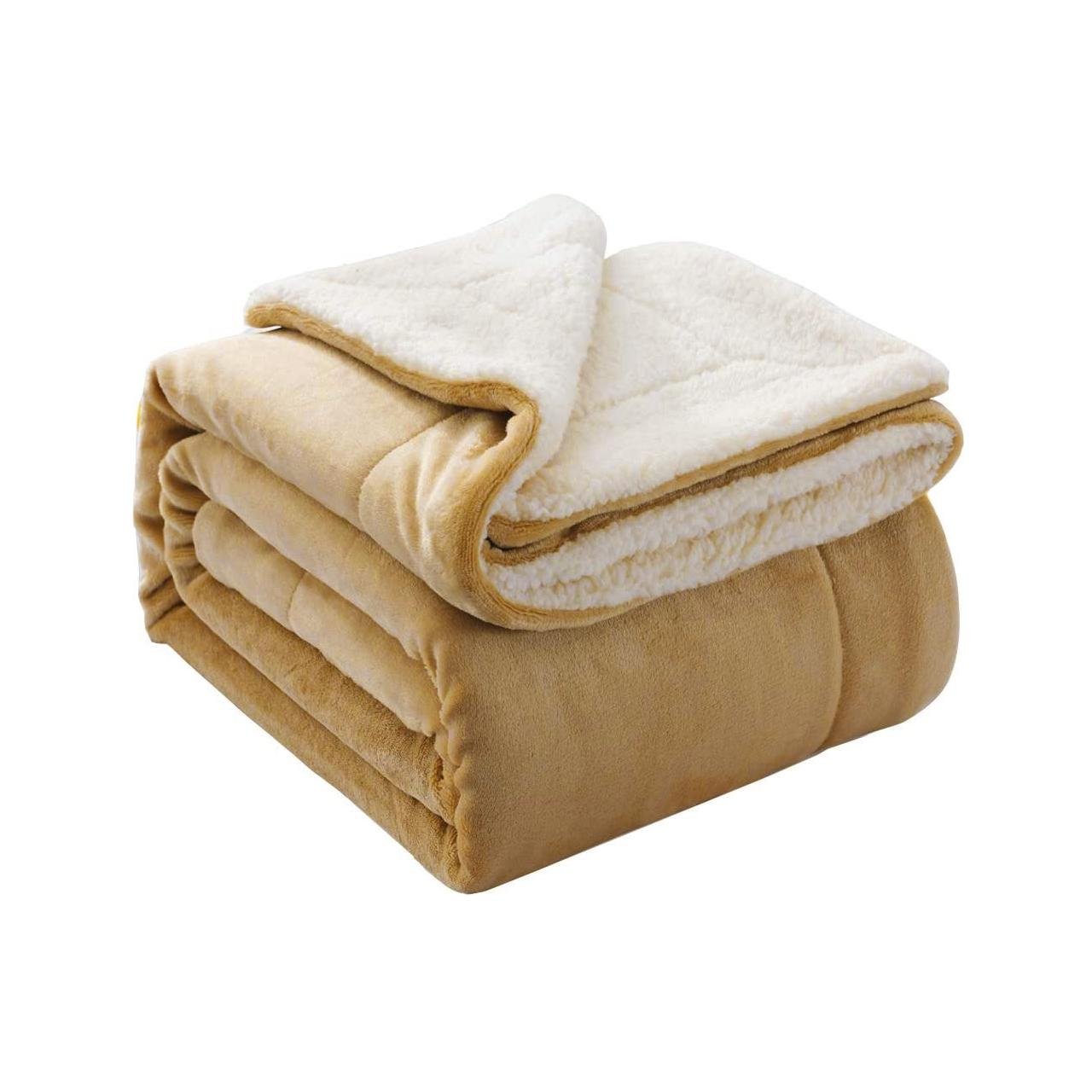 Покрывало на кровать двуспальное Suave Sherpa Throw 220x200 см Светло-коричневый (1009140-LightBrown) - фото 1