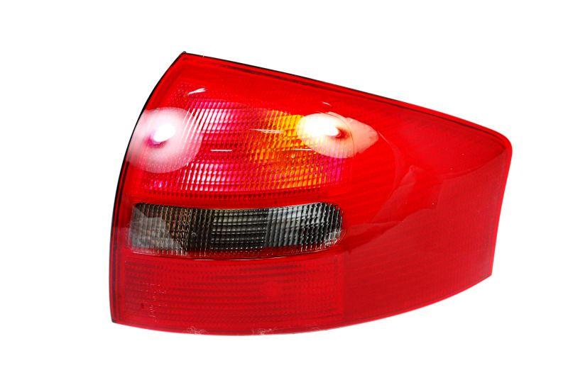 Фонарь задний правый Audi A6 1997-2001 Красно-дымчатый (441-1943R-UE)