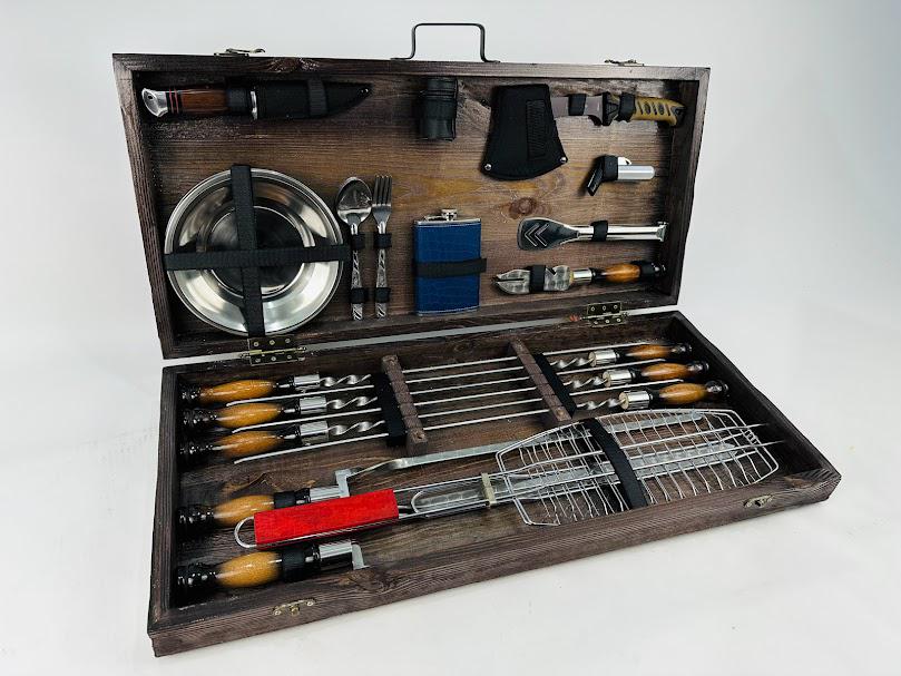 Набор шампуров с аксессуарами для пикника Шашлычник в деревянном кейсе ручной работы 39 предметов Коричневый (138-10-KS-7503) - фото 3 Набор шампуров с аксессуарами для пикника Шашлычник в деревянном кейсе ручной работы 39 предметов Коричневый (138-10-KS-7503) - фото 3