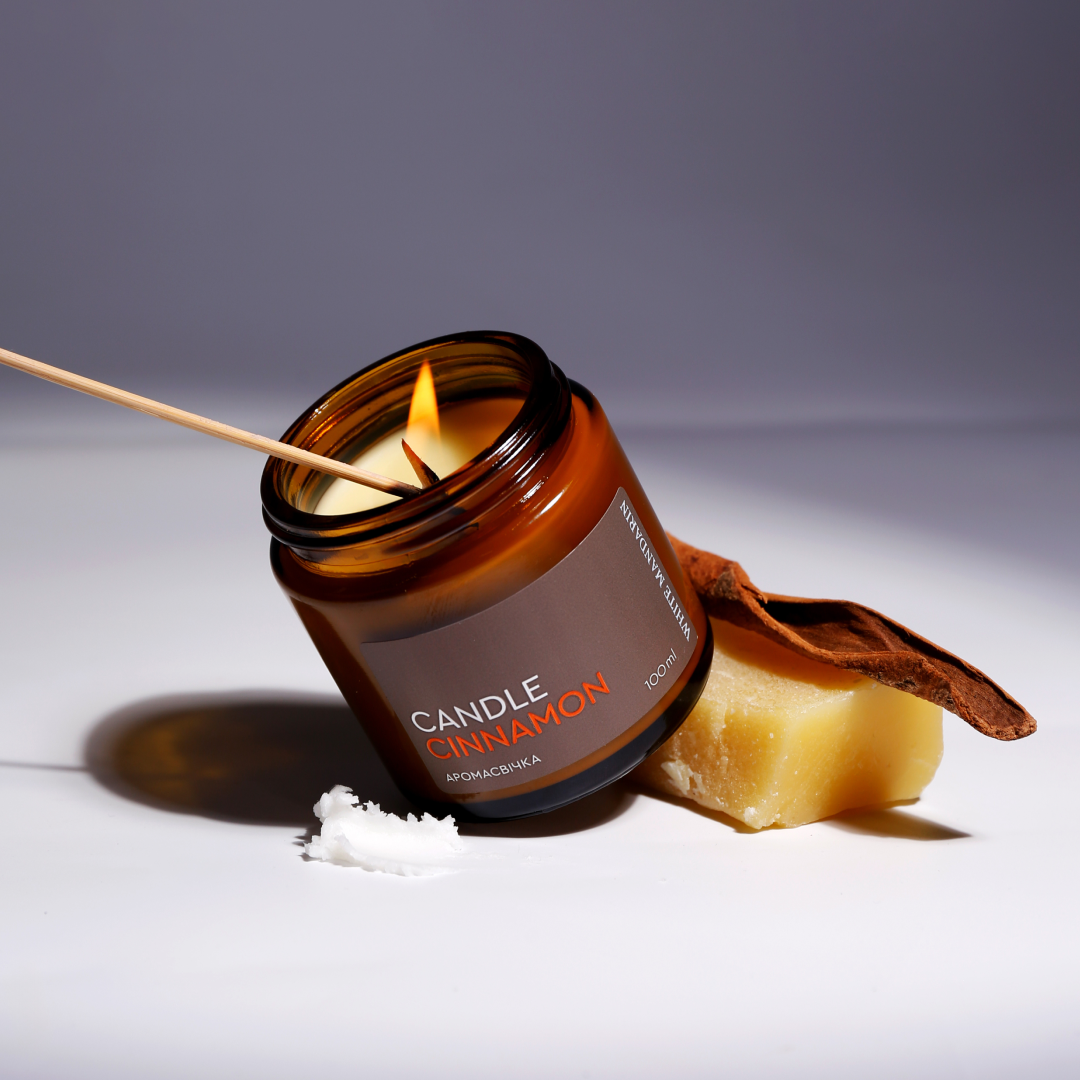 Аромасвічка еко з соєвого воску SPA-догляд для шкіри рук Candle Cinnamon White Mandarin 100 мл (99101024101) - фото 3 Аромасвічка еко з соєвого воску SPA-догляд для шкіри рук Candle Cinnamon White Mandarin 100 мл (99101024101) - фото 3