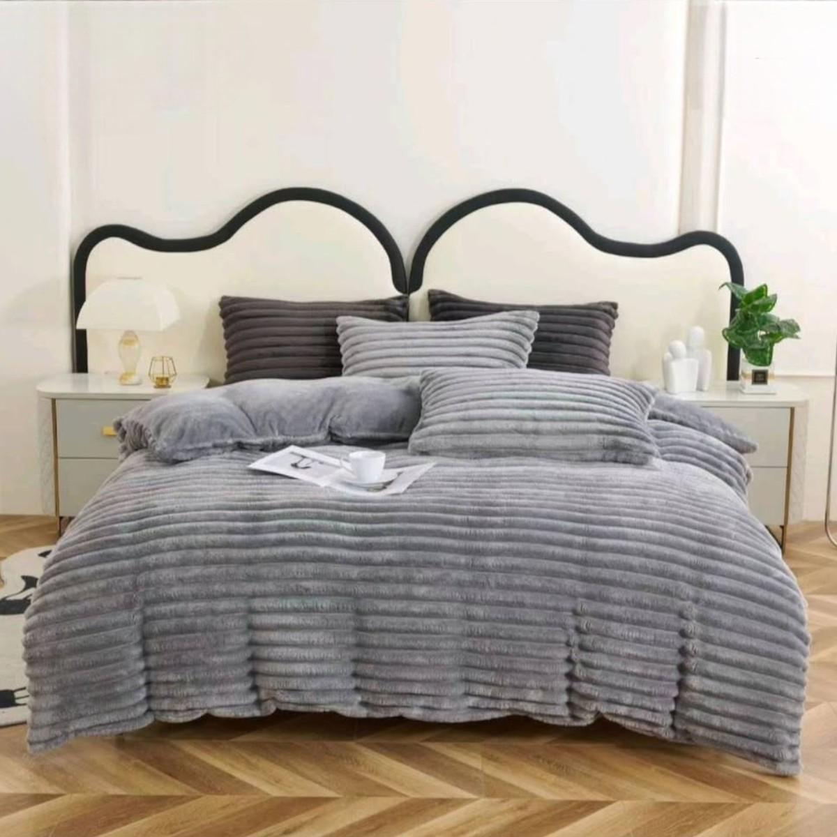 Комплект постельного белья велюровый Koloco Шарпей 200х230 см Серый (42012) Комплект постельного белья велюровый Koloco Шарпей 200х230 см Серый (42012)