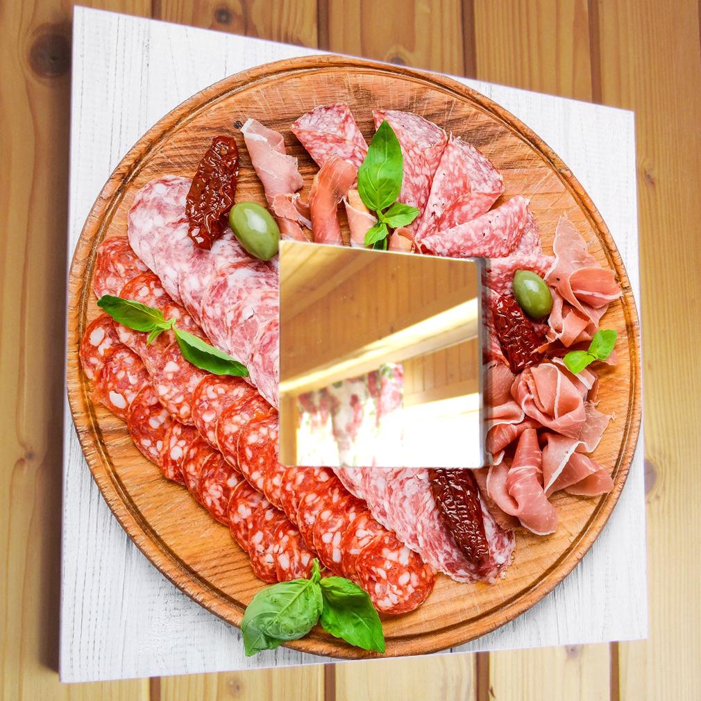 Зеркало декоративное для кухни ''Различные мясные изделия, колбаса, хамон'' 260х260 мм (M04513)