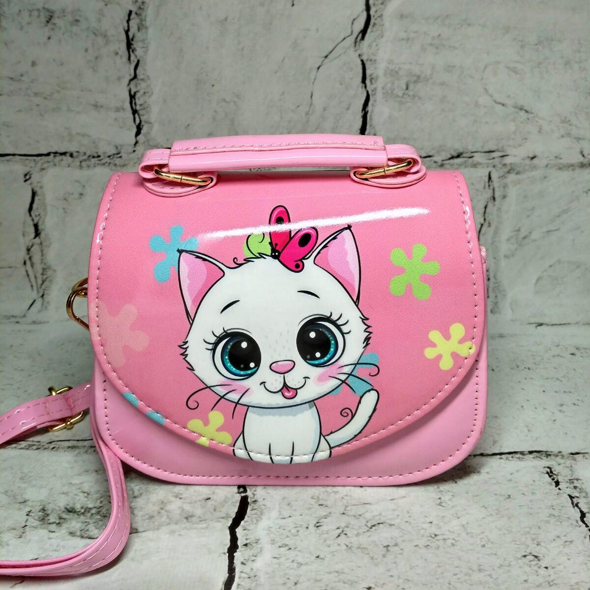 Сумочка детская для девочки лаковая с ремешком Котик 15х12х6 см Розовый (552-8) Сумочка детская для девочки лаковая с ремешком Котик 15х12х6 см Розовый (552-8)