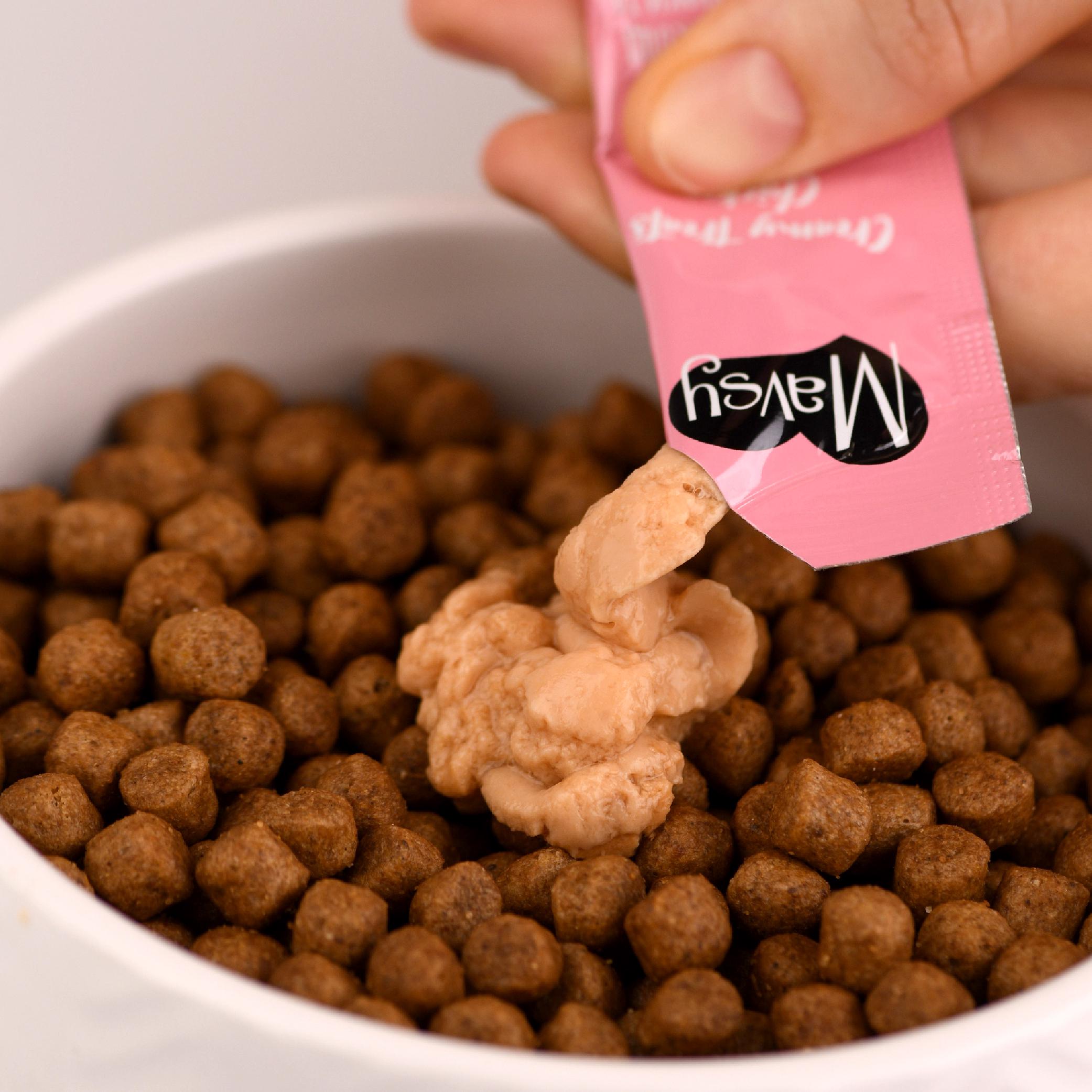 Ласощі кремові для котів Mavsy Creamy Lickable Treats Chicken with Salmon з м’яса курки та філе лосося 15 г 5 шт. (MAVSY03) - фото 5 Ласощі кремові для котів Mavsy Creamy Lickable Treats Chicken with Salmon з м’яса курки та філе лосося 15 г 5 шт. (MAVSY03) - фото 5