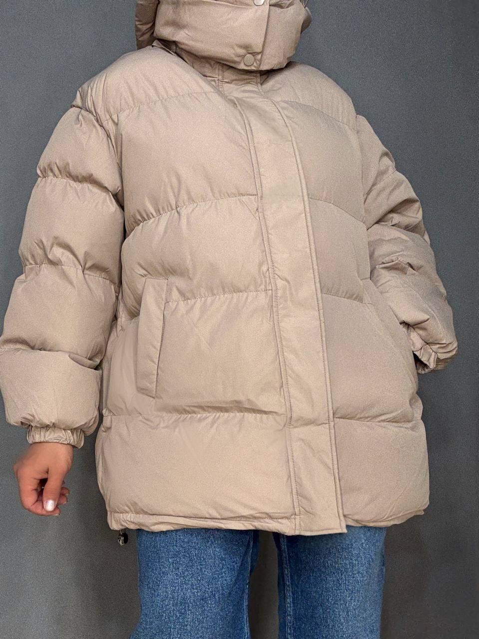 Куртка женская LADY YEP 10008 длинная оверсайз пуффер с капюшоном р. 42 Бежевый (5516) - фото 4 Куртка женская LADY YEP 10008 длинная оверсайз пуффер с капюшоном р. 42 Бежевый (5516) - фото 4