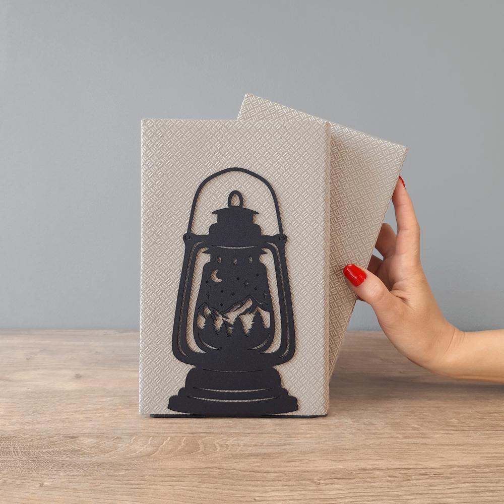 Подставка для книг Glozis Kerosene Lamp G-096 17х12 см (27217481) - фото 3 Подставка для книг Glozis Kerosene Lamp G-096 17х12 см (27217481) - фото 3