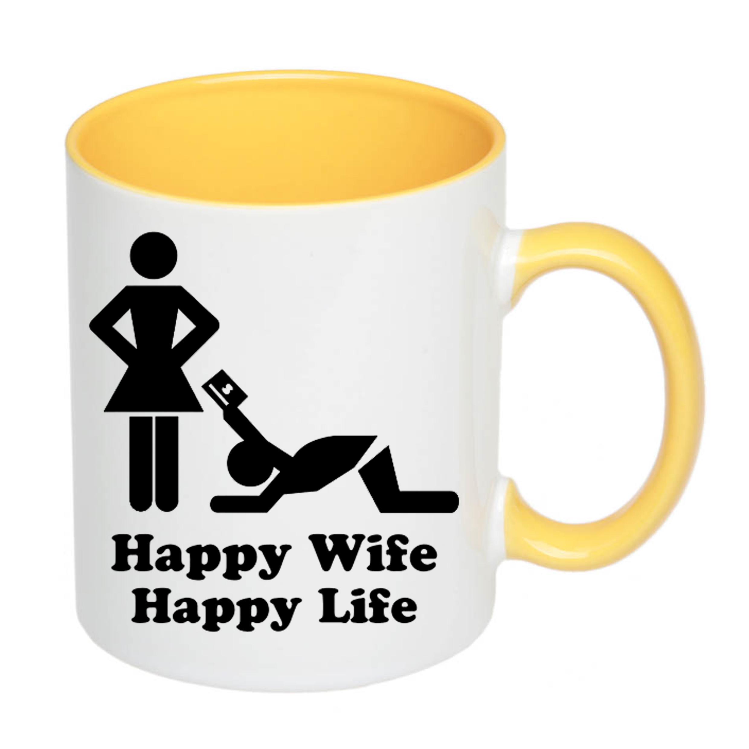 Чашка з друком Happy wife happy life 330 мл Жовтий (22723) - фото 2 Чашка з друком Happy wife happy life 330 мл Жовтий (22723) - фото 2