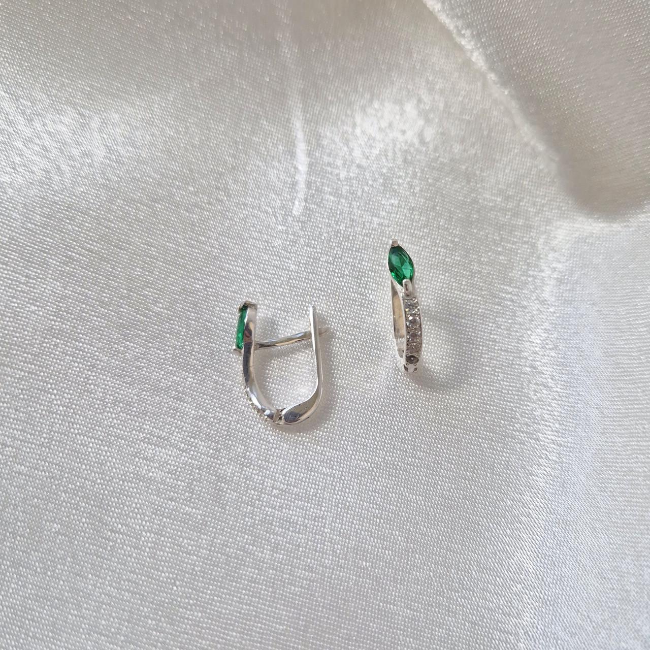 Серьги палочки с зеленым камнем серебро 925 пробы 2,13 г (21086зел)