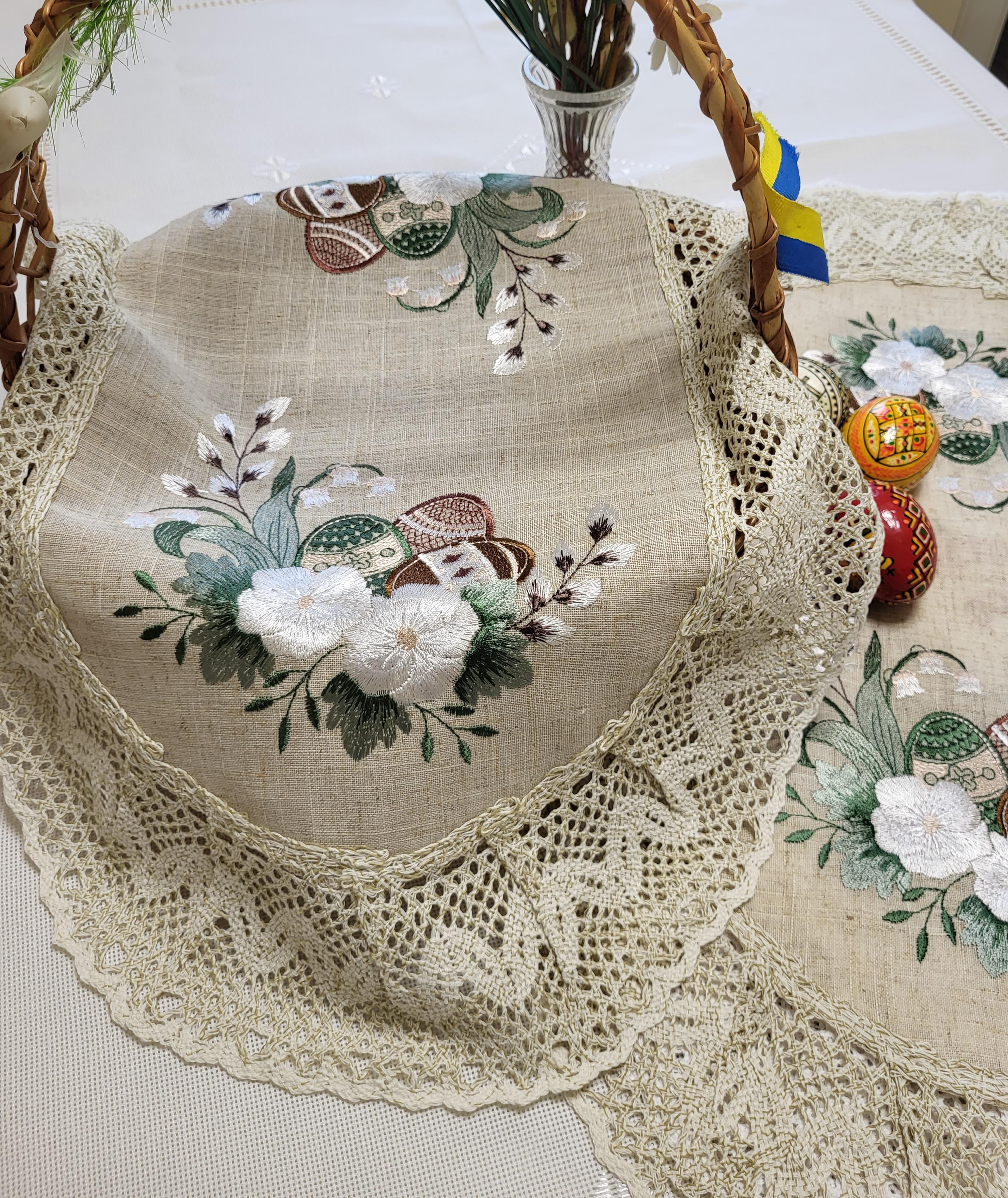 Серветка-рушник на великодній кошик з вишивкою та мереживом (Арт-020) - фото 2