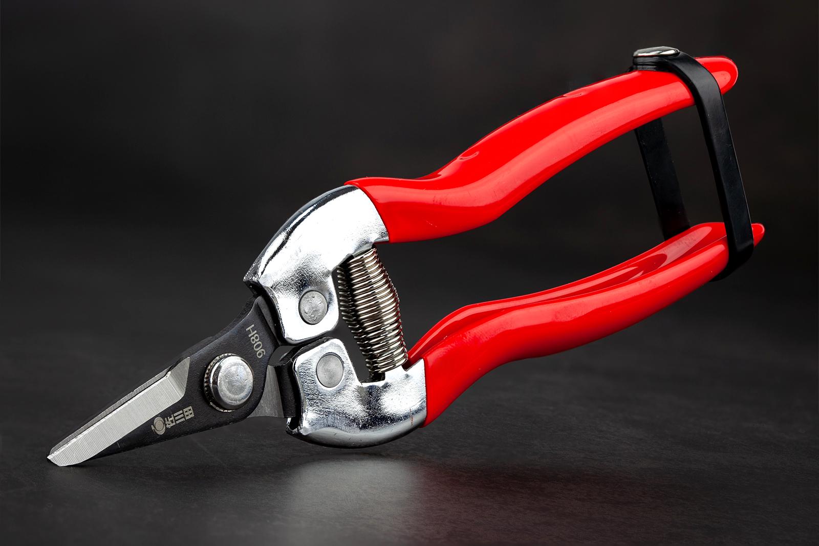 Садові ножиці Sagawata з нержавіючої сталі 168 мм (908H) - фото 4 Садові ножиці Sagawata з нержавіючої сталі 168 мм (908H) - фото 4