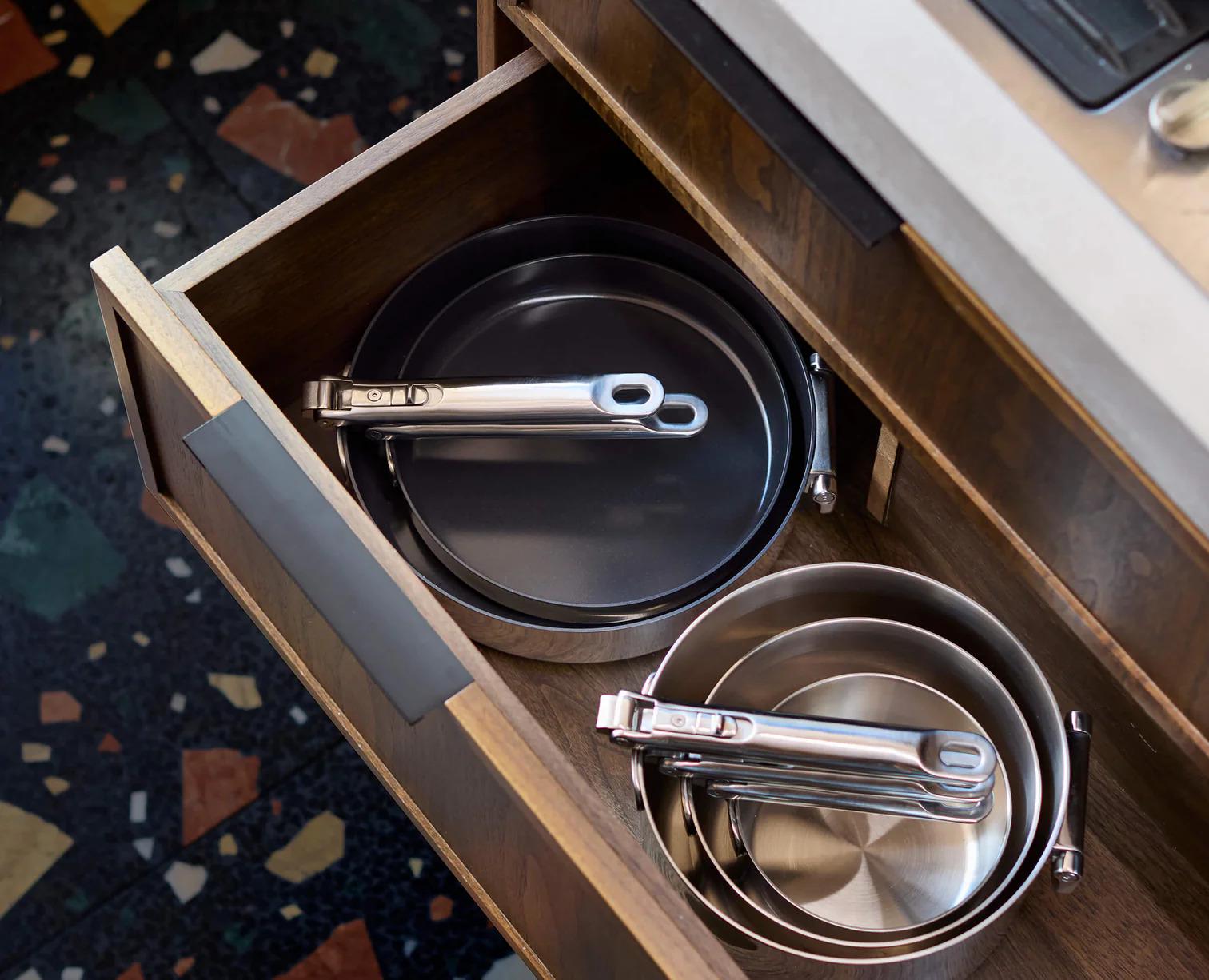 Сковорідка Joseph Joseph Space Steel 24 см (1000025) - фото 5 Сковорідка Joseph Joseph Space Steel 24 см (1000025) - фото 5