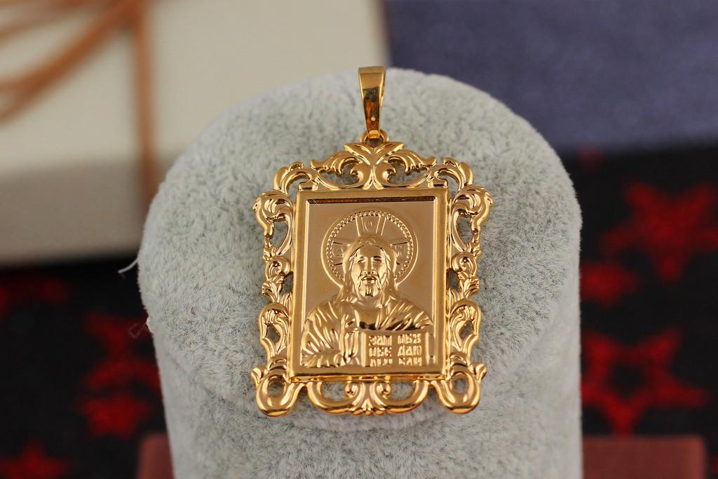 Ладанка Xuping Jewelry Ісус рятівник обрамлена візерунком 3,5 см Золотистий